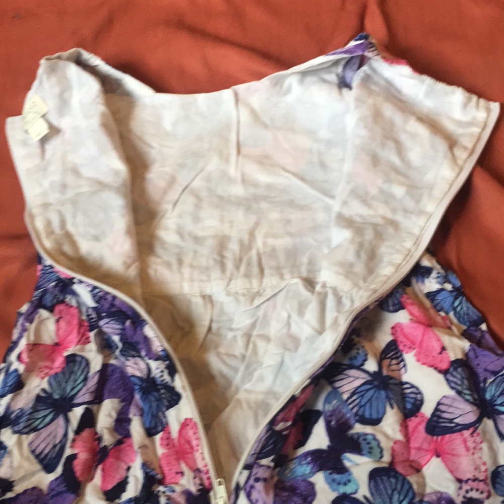 Dress - Picture 5 of 5